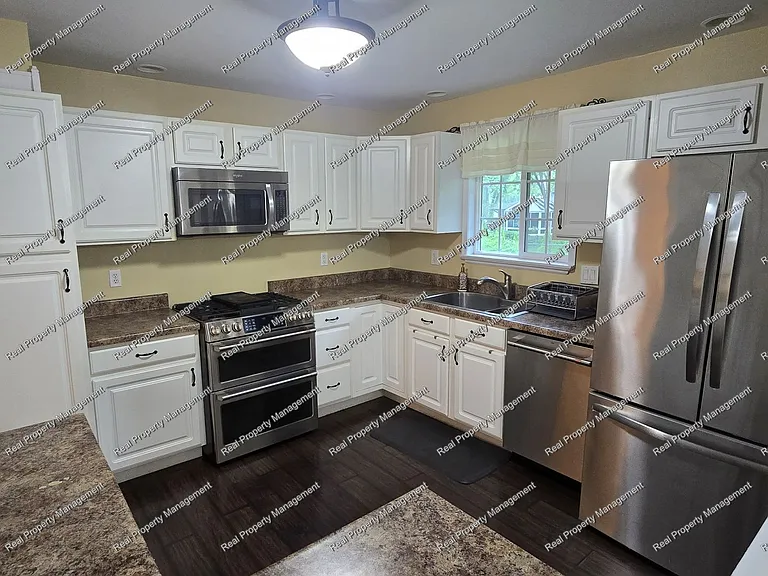 3788 Kingsway Dr — Photo 4