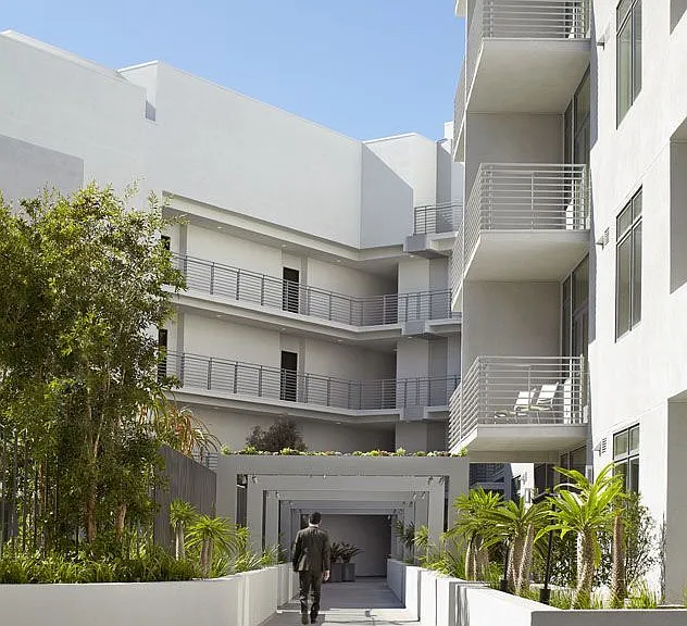 The Avenue Hollywood — Photo 28