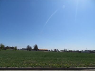Hedge Ln, Paola, KS, 66071