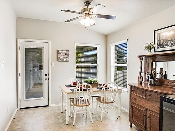 4th image of 212 Yucca House Dr