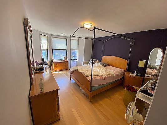 5th image of 704 Manhattan Ave Fl 2