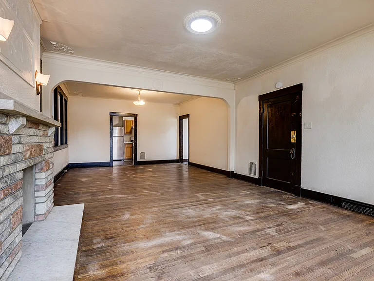 609 E Warrington Ave #1 — Photo 5