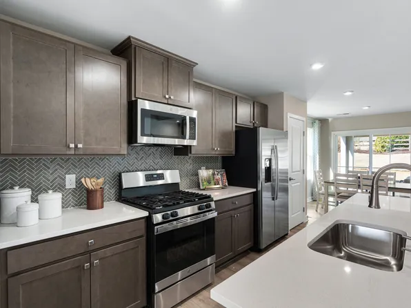 1007 Sweetheart Dr, Fredericksburg, VA 22406