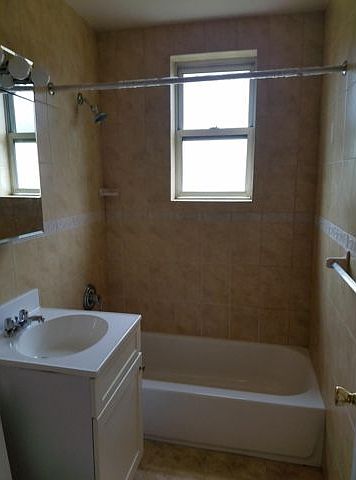 2nd image of 2634 West St APT 6F