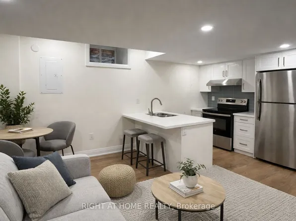 187 Oak Ave, Hamilton, ON L8L 5M9