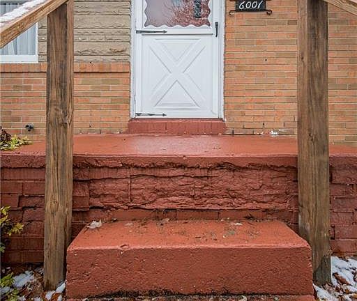 4th image of 6001 Daisy St