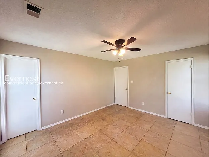 6585 Fairwood Cv — Photo 16