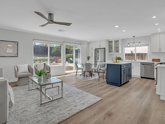 5th image of 465 Swan Dr