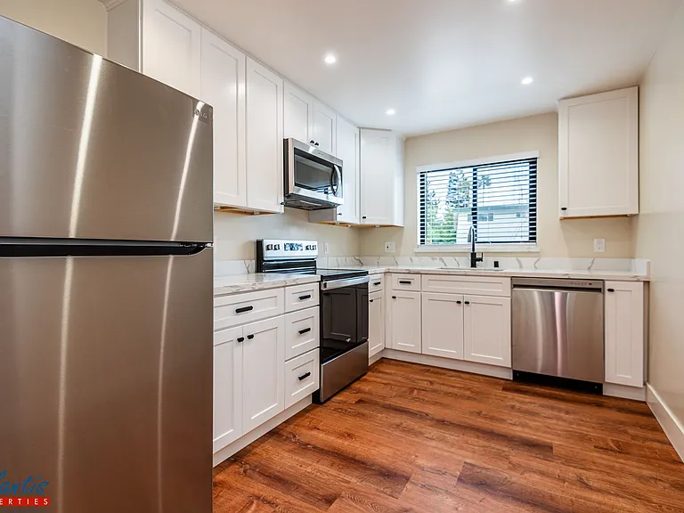 1280 Brookfield Ave — Photo 3