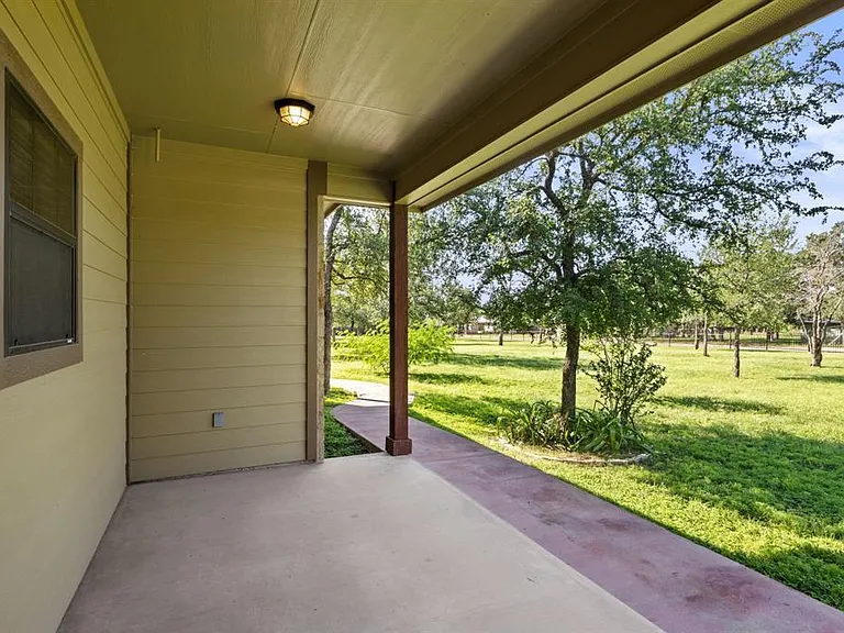 1404 Kings Valley Dr — Photo 27