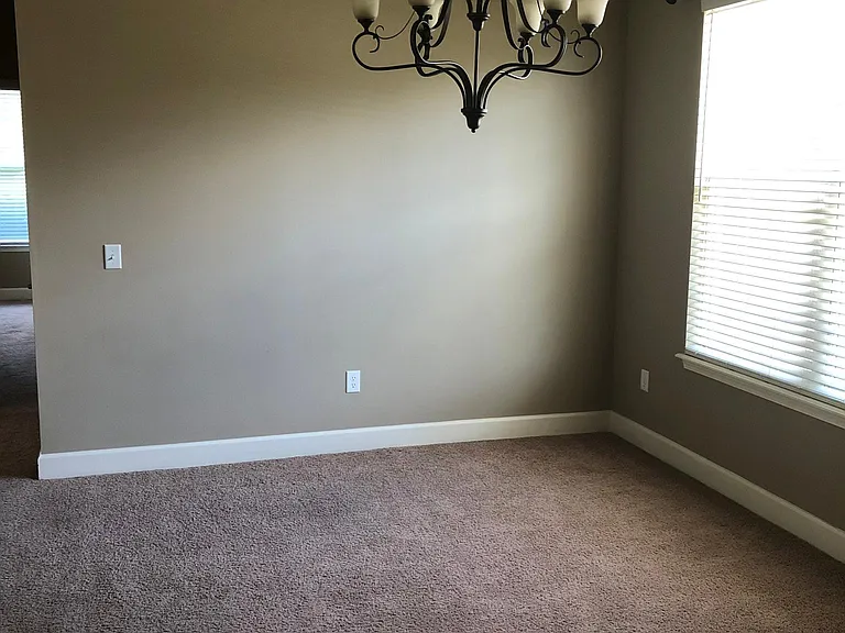 220 Edgewater Dr — Photo 11
