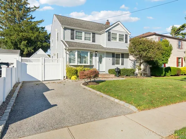 40 Elm Street, Hicksville, NY 11801
