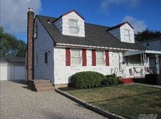 12 Winding Rd, Hicksville, NY 11801