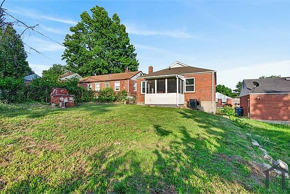4707 Roxie St, Saint Louis, MO 63121 | Zillow