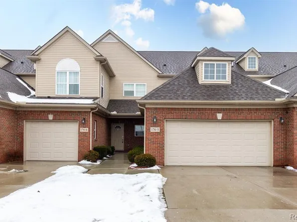 200 Sea Breeze Dr Unit 22, Detroit, MI 48214