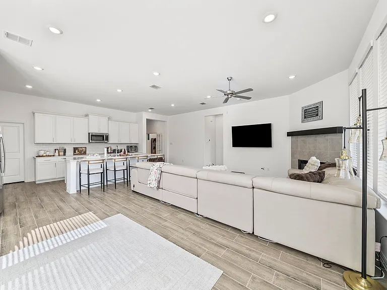 147 Starfall Dr — Photo 22