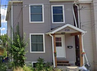 358 John St N, Hamilton, ON L8L 4R1