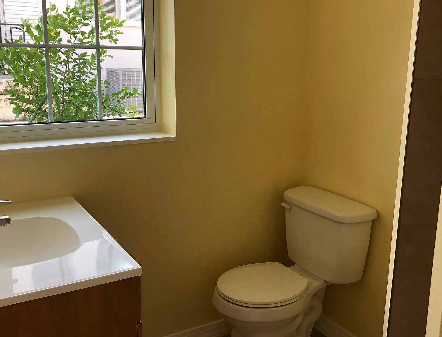100 Wood Ave — Photo 4