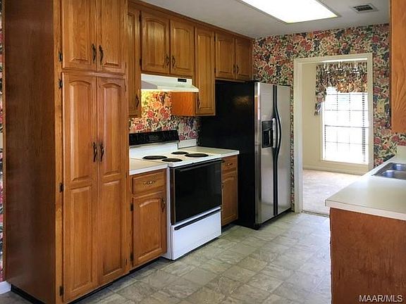 5th image of 411 Briar Glen Ct