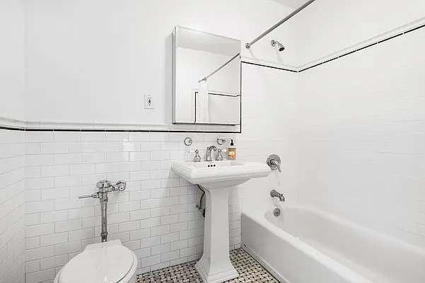 Rented by Citi Habitats | media 12