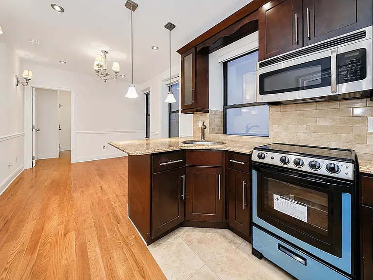 102 Norfolk St #18 — Photo 1
