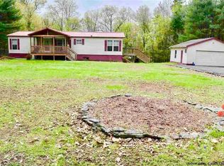 90 Cherry Ln, Kerhonkson, NY 12446