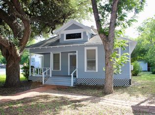 303 N 4th St, Kenedy, TX 78119