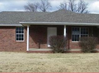 2702 N Summit Ave, Springfield, MO 65803