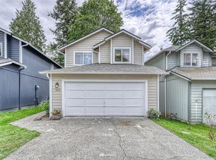 665 NE Flagstone Ln, Bremerton, WA 98310