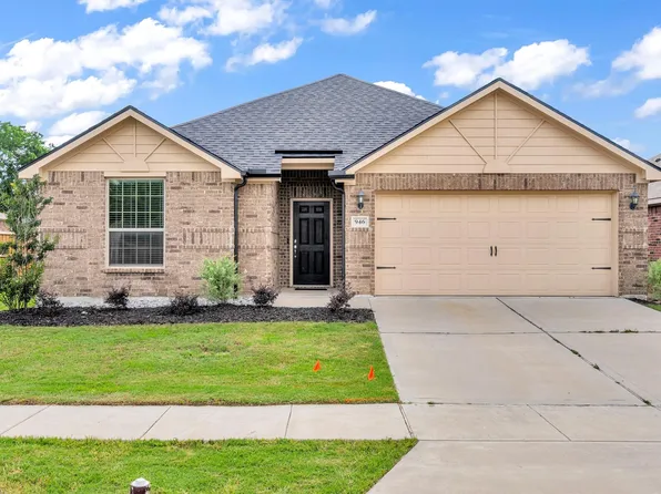 946 Primrose Dr, Sanger, TX 76266