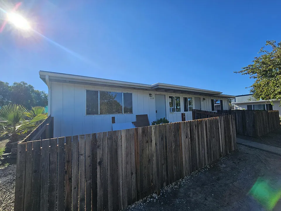 1339 Santa Ynez Ave