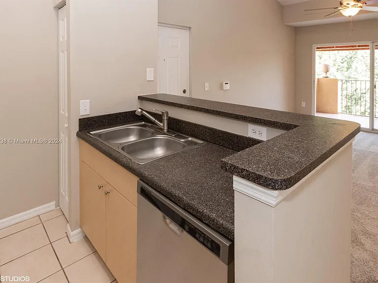 4081 San Marino Blvd #303 — Photo 8