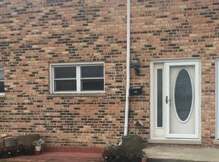 7504 S 88th Ave, Justice, IL 60458