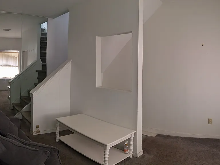 4700 Alden Ave #5 — Photo 2