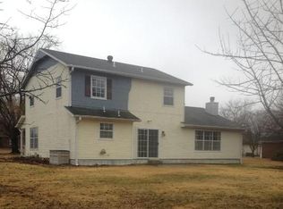 2 Honeysuckle Ct, Bentonville, AR 72712