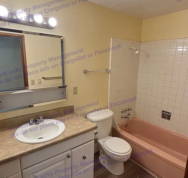 2484 Dexter Ave N #1-8 — Photo 13