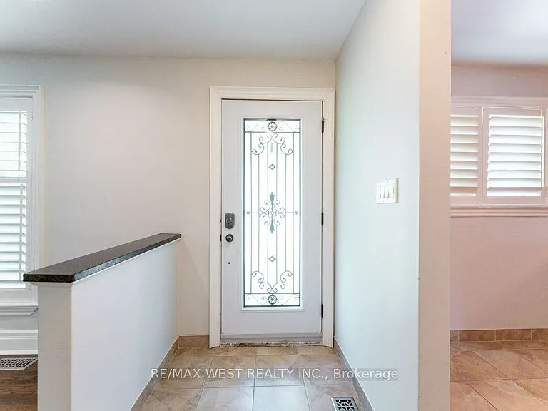 67 May Ave — Photo 2