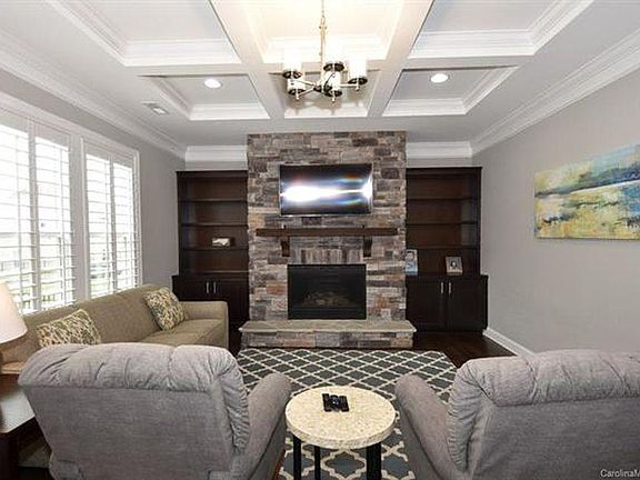 3rd image of 2006 Silverwood Dr