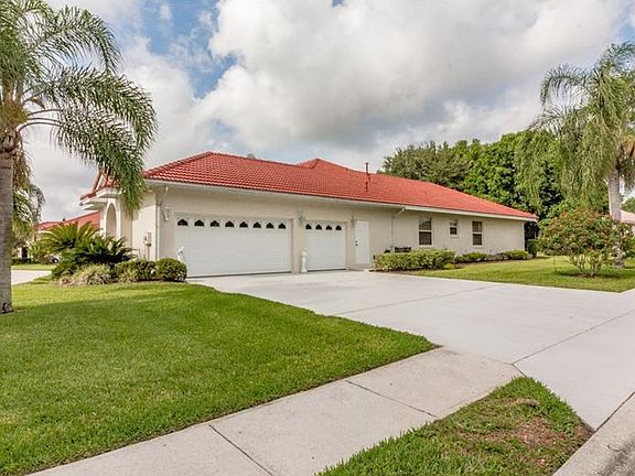 2nd image of 544 Clubhouse Dr