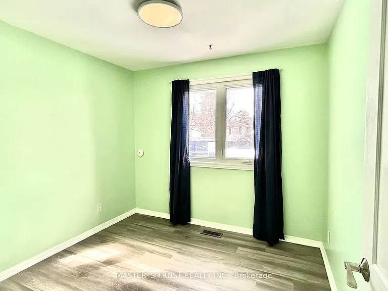 5183 Cherryhill Cres — Photo 23