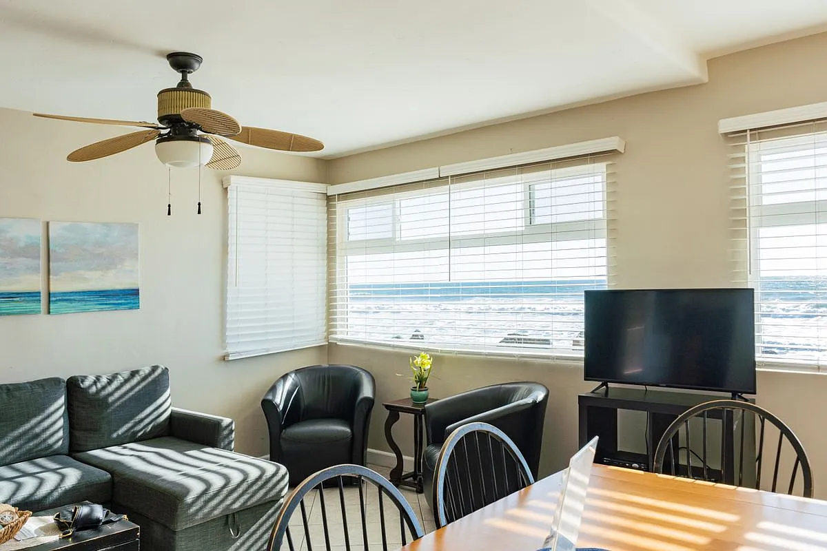 3 bed, 2.0 bath, 1300 sqft, $7,000 — Photo 3