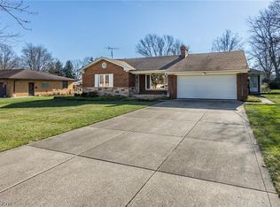 12769 Gardenside Dr, North Royalton, OH