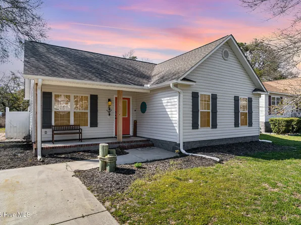 117 NE 13th Street, Oak Island, NC 28465