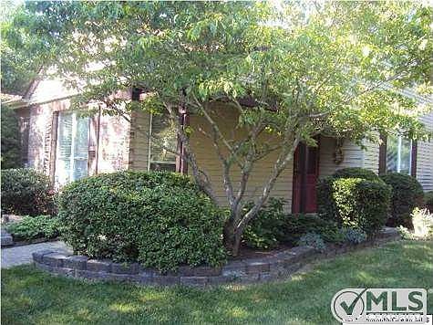 2nd image of 947B Liverpool Cir