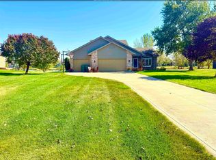 832 Brookside Dr, Jefferson, SD 57038