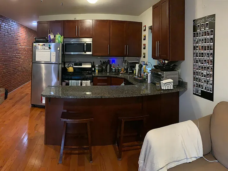 654 N 15th St #3 — Photo 4