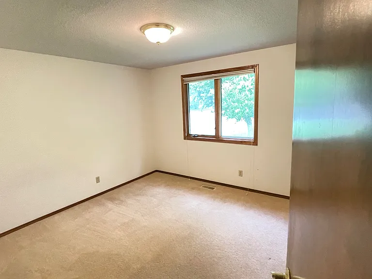 417 E Ranch Dr — Photo 11