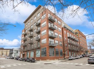 824 W Superior St Unit 303, Chicago, IL 60642