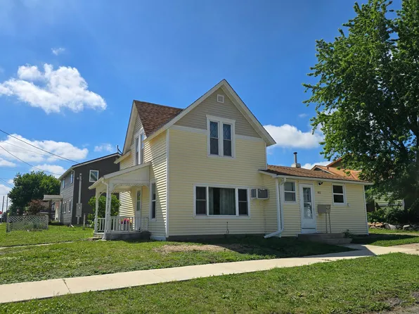 213 E Fremont St, Spring Valley, MN 55975