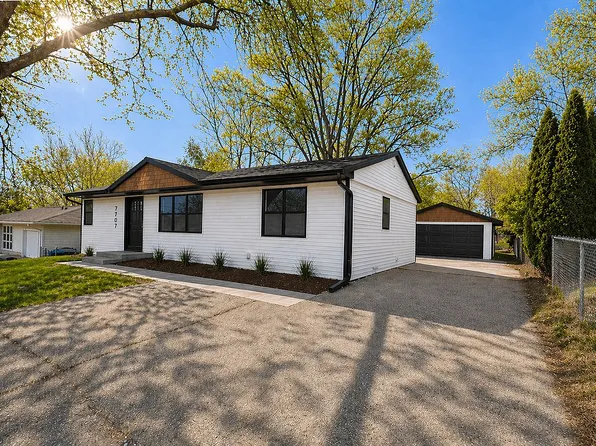 7707 SW 10th Pl, Des Moines, IA 50315